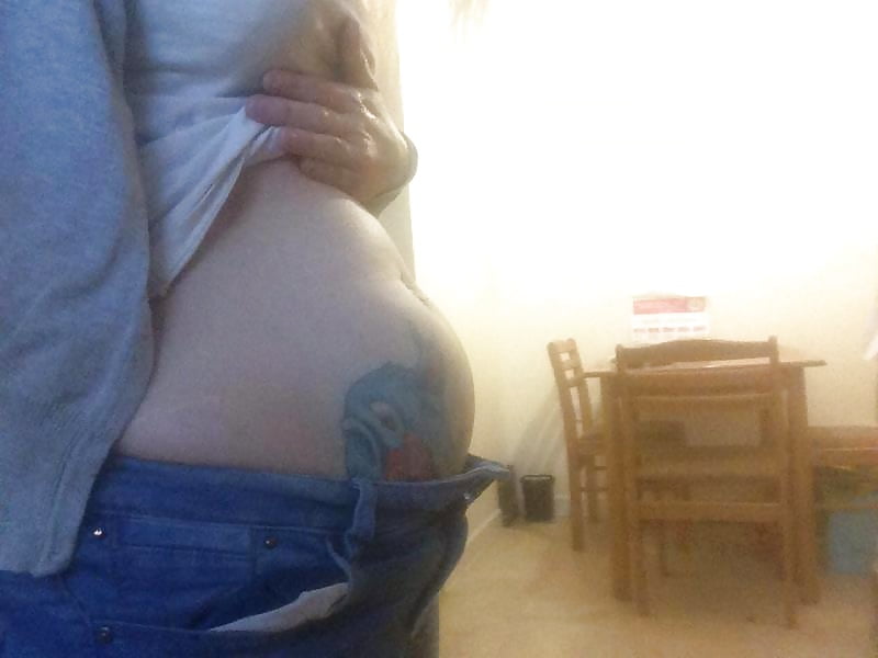 Una mujer embarazada se puede tatuar el brazo