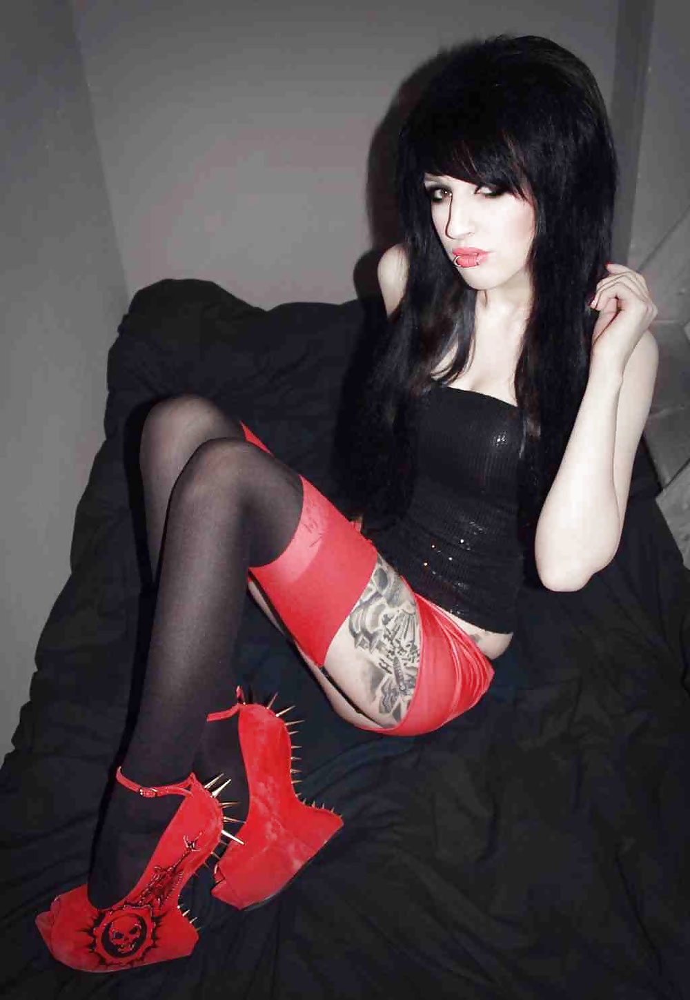 XXX sexy little emo chick
