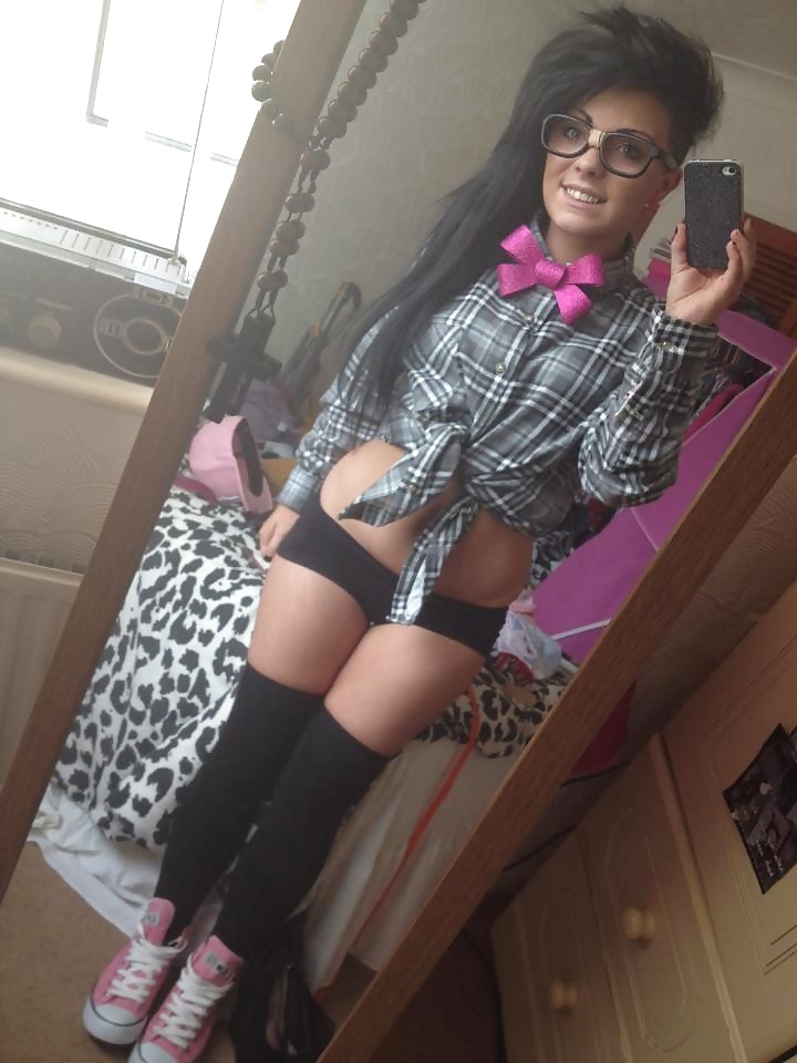 XXX Dressed Non Nude Teens