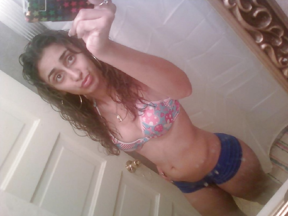 XXX Arab Teen Selfshot