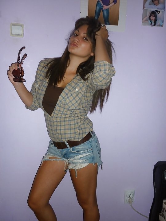 XXX UNSCHULDSBLONDIE AROUND THE WORLD - SERBIAN