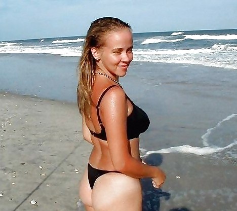 XXX Pussy at the beach