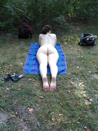Milf Woman - Big aNd White Ass - Outdoor