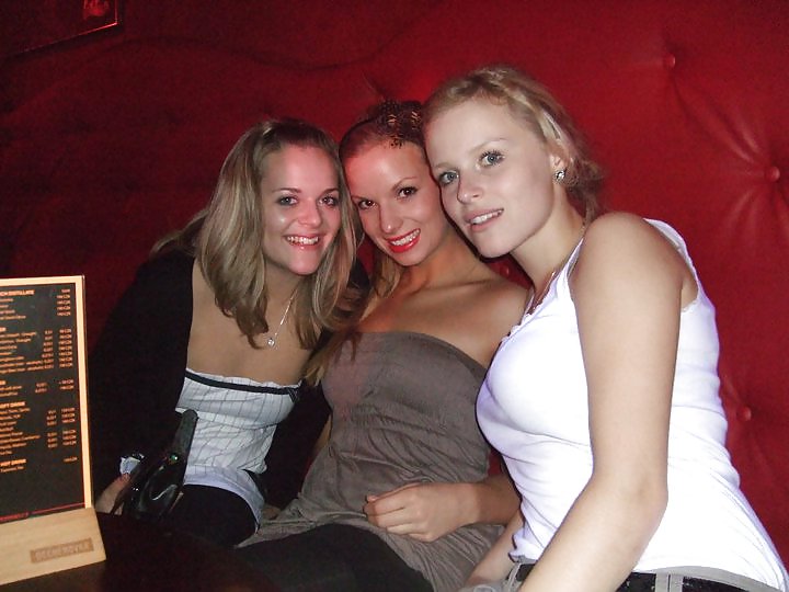 XXX Welche ist geiler (Which one is hotter) 3 ?