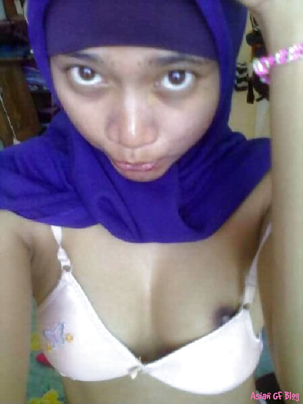 XXX Tudung Malay Girls Wank Bank