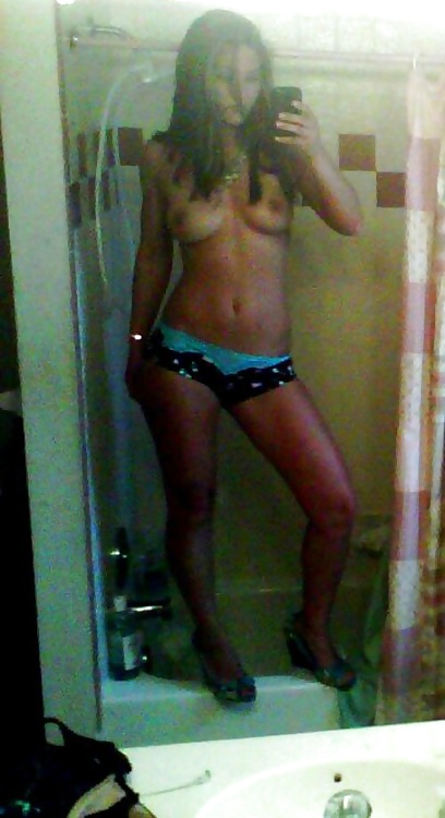 XXX AMATEUR TEEN SELFIES 2.0