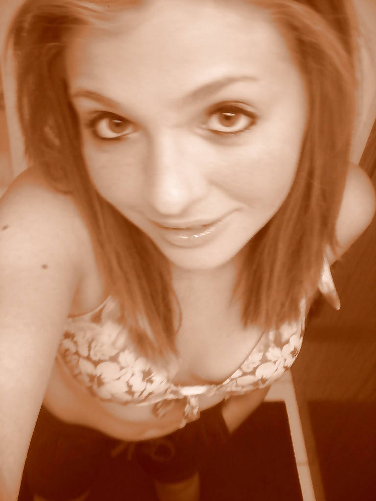 XXX Silly Skinny Small Tits Selfshot Sylvia