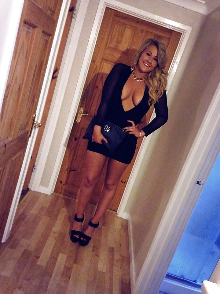 XXX Chav practices her duck face