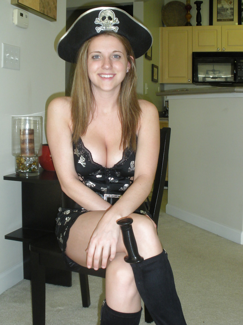 XXX Pirate girl