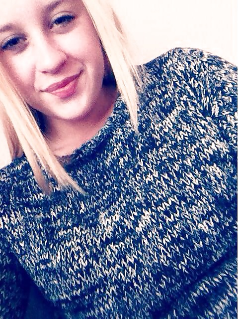 XXX Kleines dauergeiles Luder, wird bald hart gefickt!!