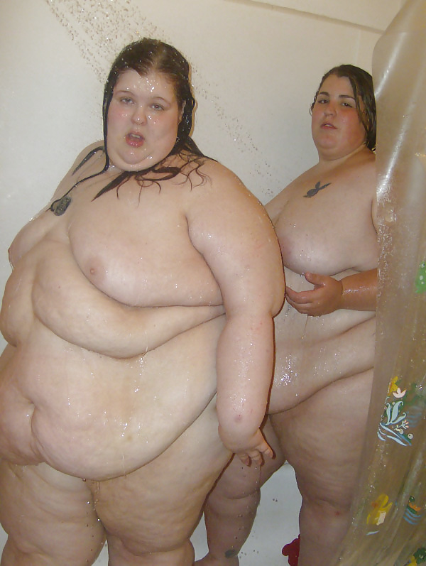 XXX SSBBW girls showering together (REAL girlS)