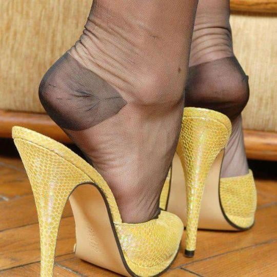 Sexy Feet High Heels Shoes Fetish Feet Beautiful Feet 108 Pics