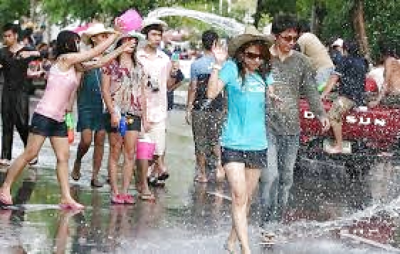 XXX Amateur Self Shot Songkran Festival Thailand Funny Day