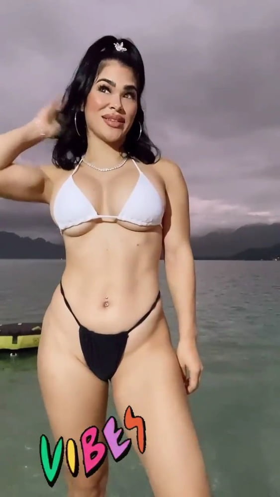 Rachael Ostovich- 70 Photos 