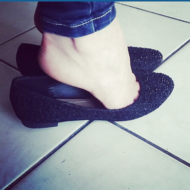 XXX Beautiful Italian girl's feet