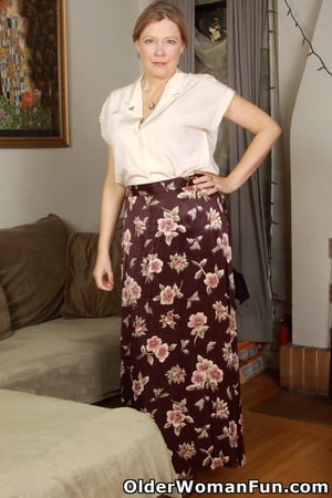 dressed to undressed from olderwomanfun         