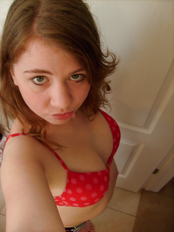 XXX Redhead Teen makes Selfshots