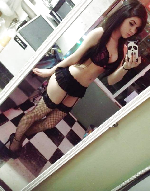 XXX teen selfie