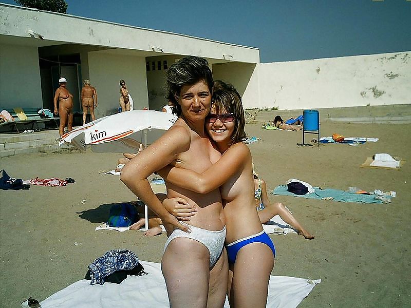 XXX Beach girls 6.