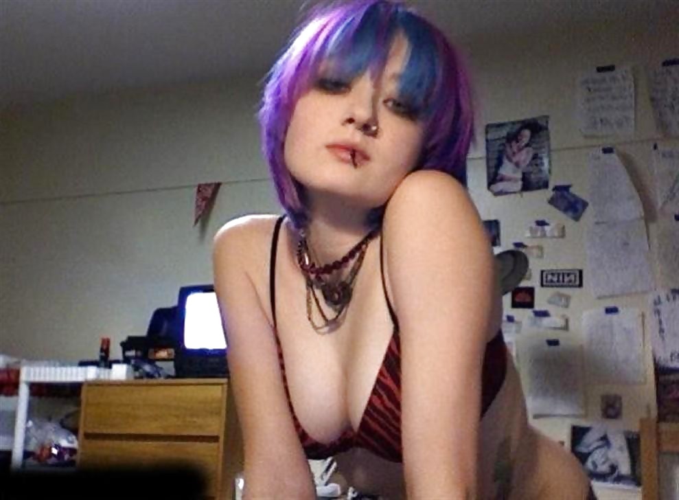 XXX Very Hot Emo Cam Babe