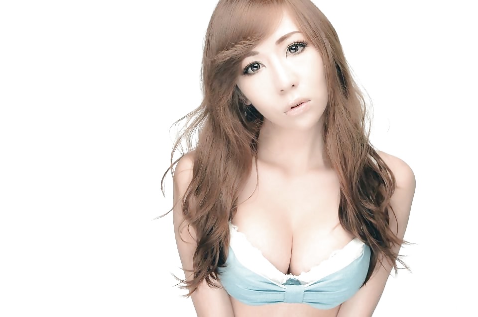 XXX Singaporean DJ Tenashar Leaked Nude Pics