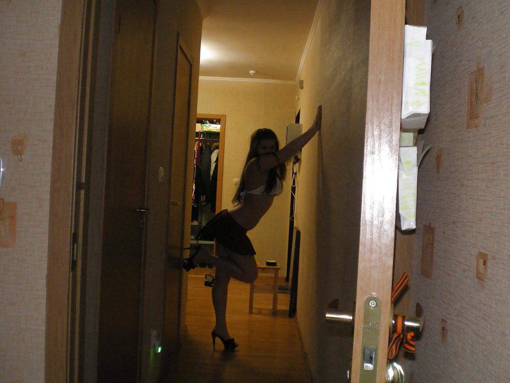 XXX Italin college slut - selfshot teaser pics