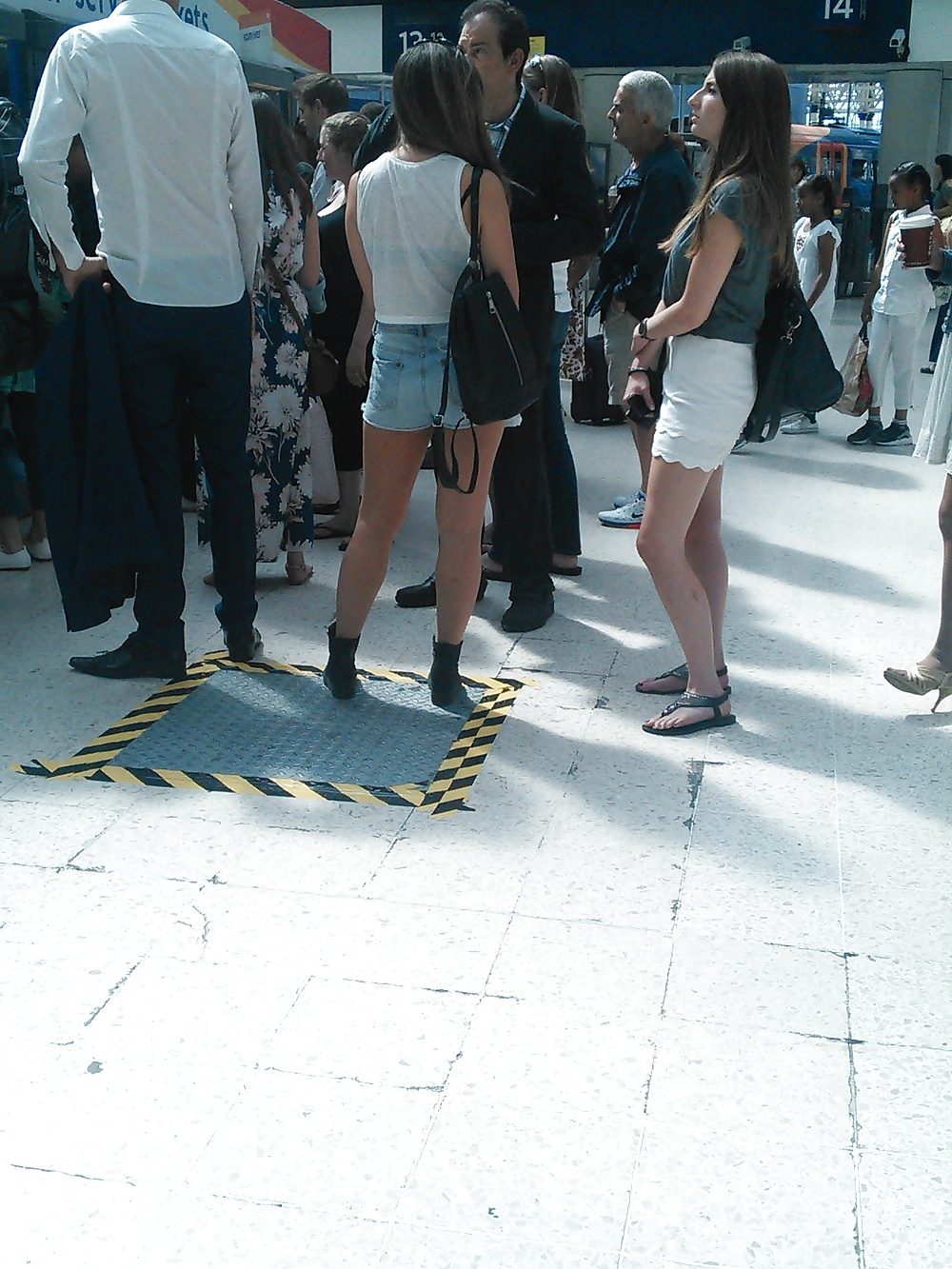 XXX Londonperv's Candids 2014 - At the Station vol 3