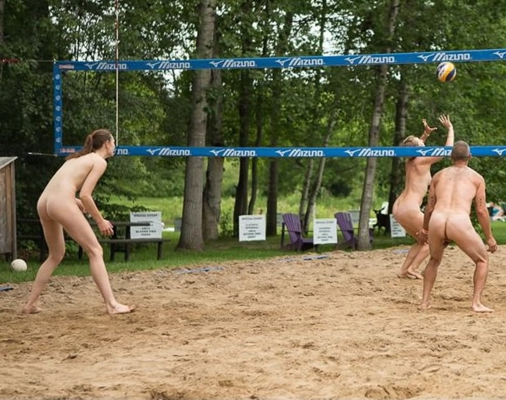 Decoding beach volleyball's hand signals