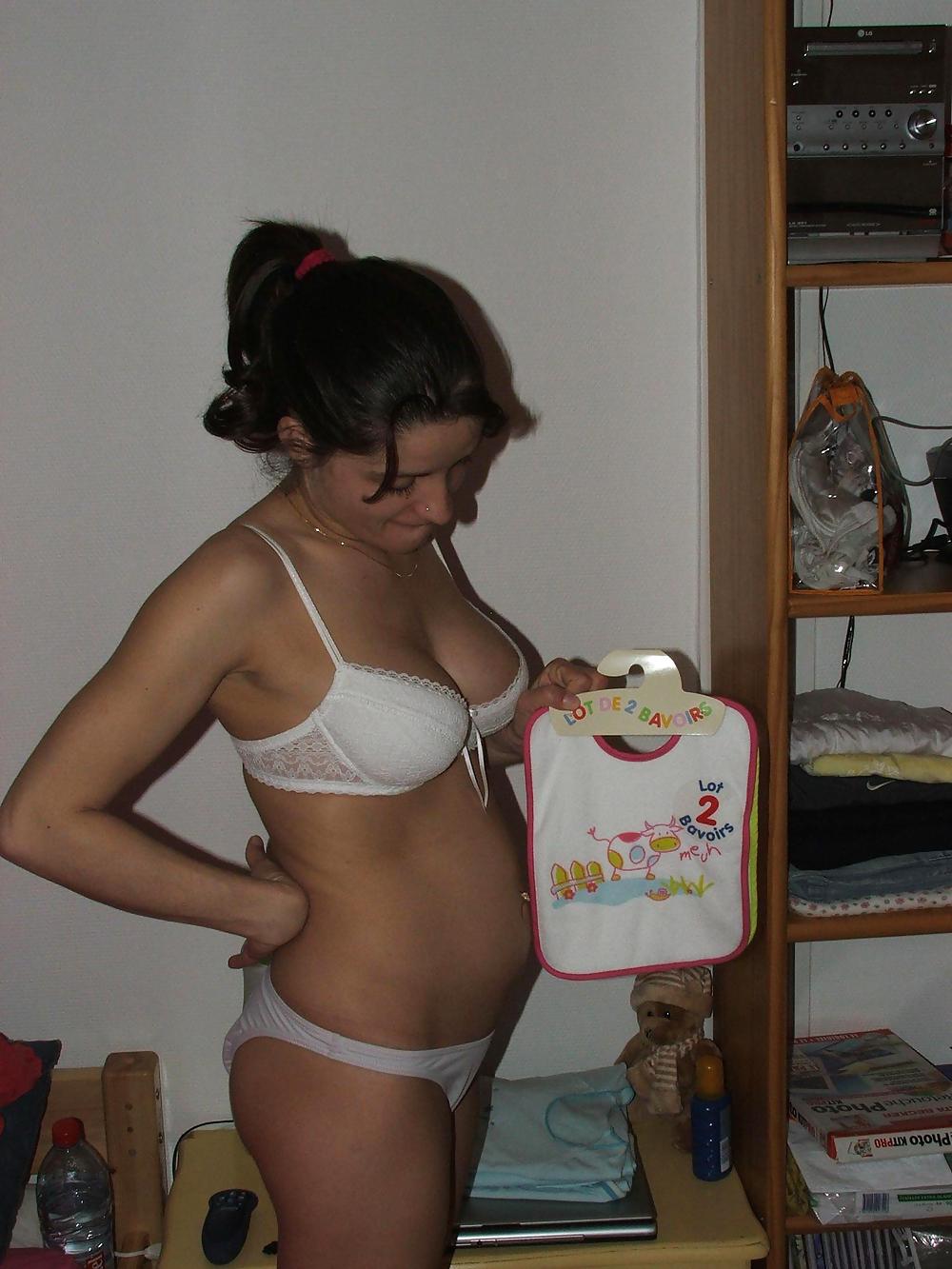 XXX Naked & Pregnant 1