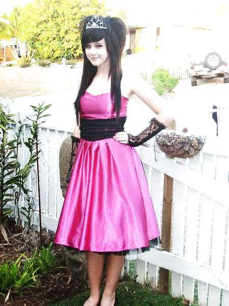 XXX Aussie Social Network Sluts