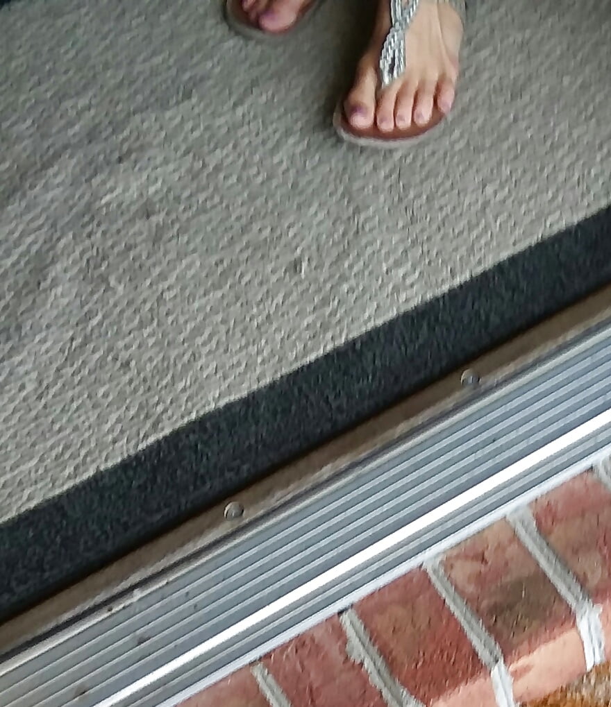 XXX Candid feet