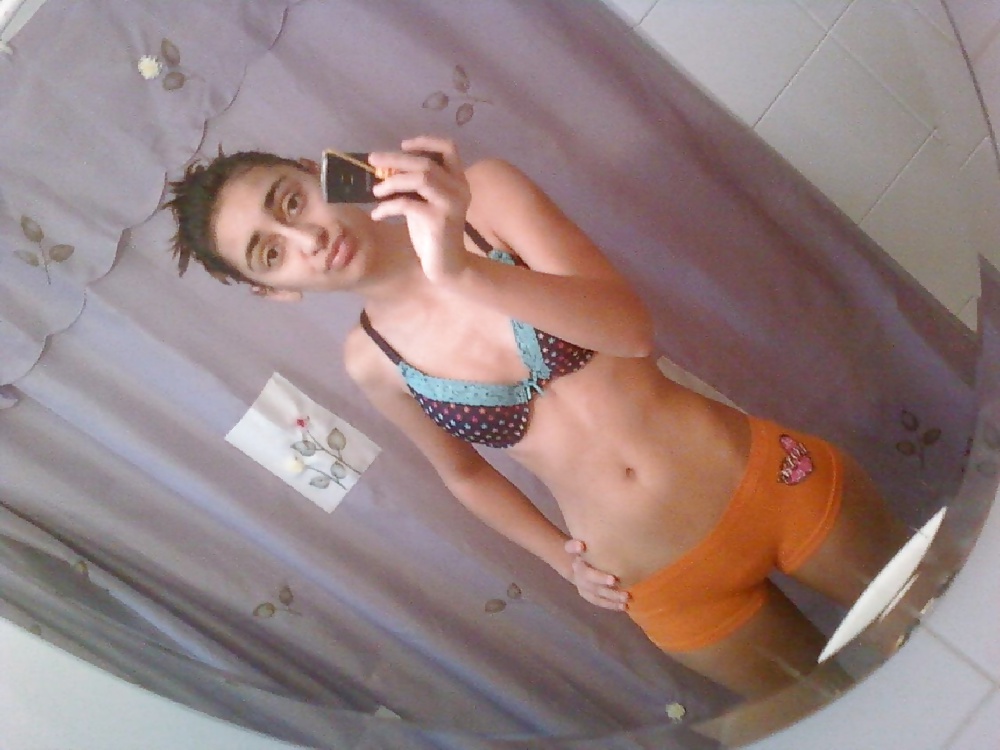 XXX Arab Teen Selfshot