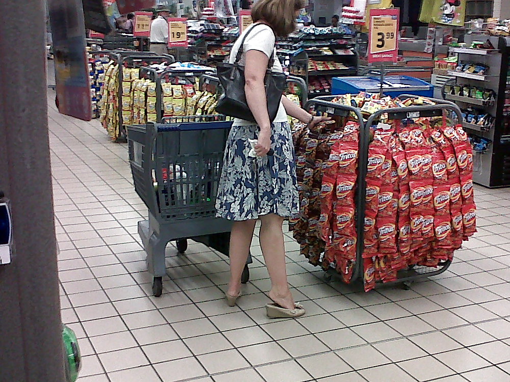 XXX Pick n Pay Candid Feet