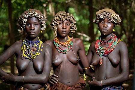 some african girls showing         