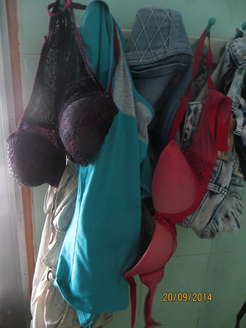 XXX Dirty panties & bras of my older cousin 20-09-2014
