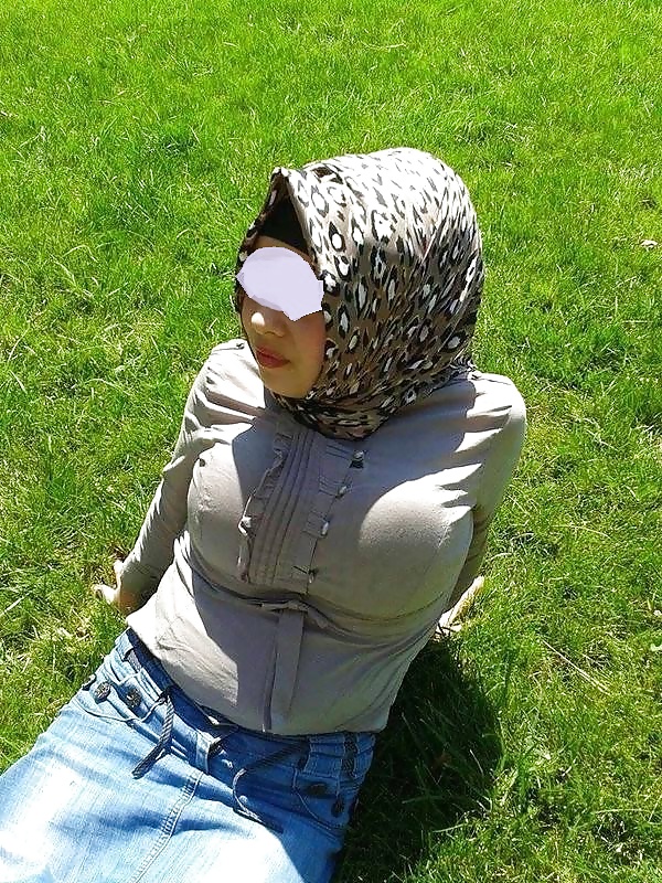 XXX ARAB AMATEUR MUSLIM BEURETTE HIJAB BNAT BIG ASS vol.43